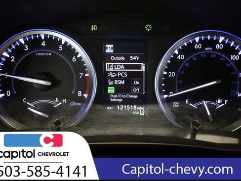 Used 2018 Toyota Highlander SE image 18