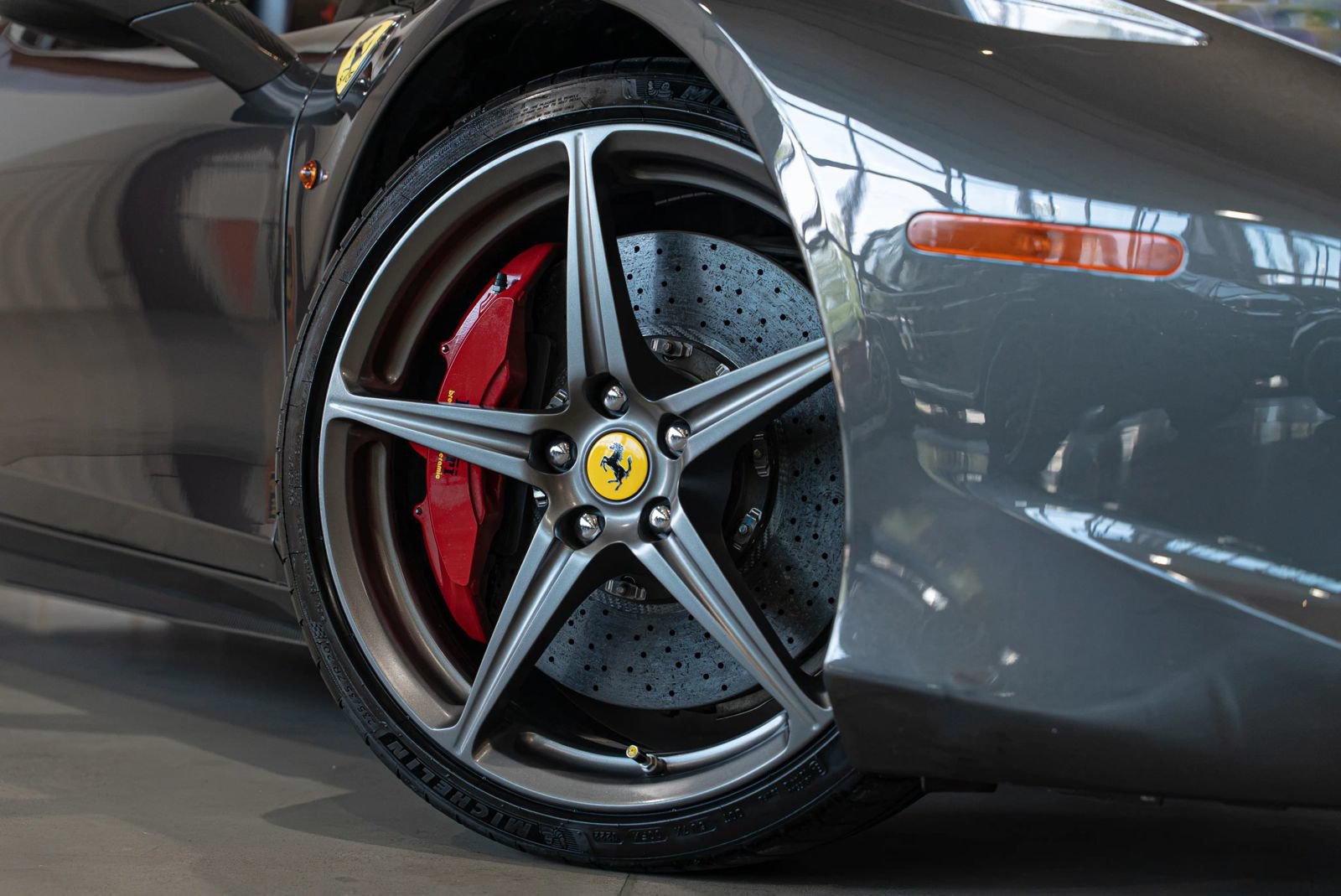Used 2013 Ferrari 458 Spider RWD image 5