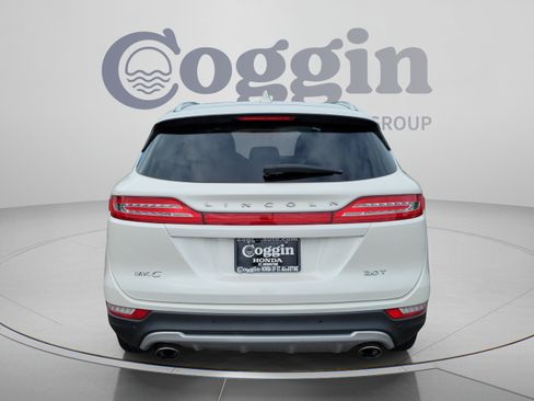 Used 2017 Lincoln MKC Reserve FWD image 4
