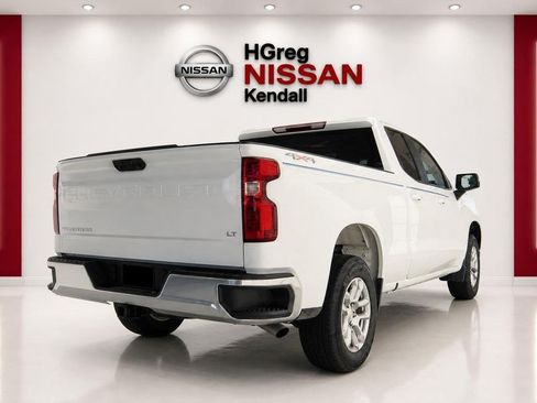 Used 2024 Chevrolet Silverado 1500 LT AWD/4WD image 6