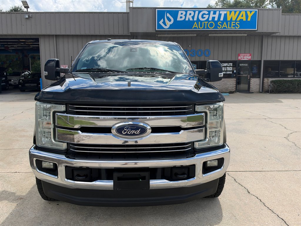 Used 2017 Ford F250 Lariat w/ Lariat Ultimate Package AWD/4WD image 4