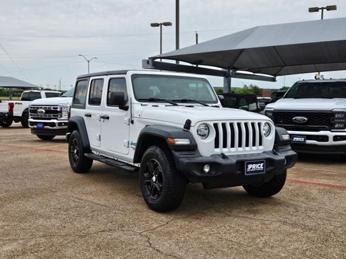 Used 2019 Jeep Wrangler Unlimited Sport S image 3