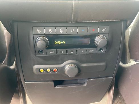 Used 2013 Cadillac Escalade Platinum AWD/4WD image 21