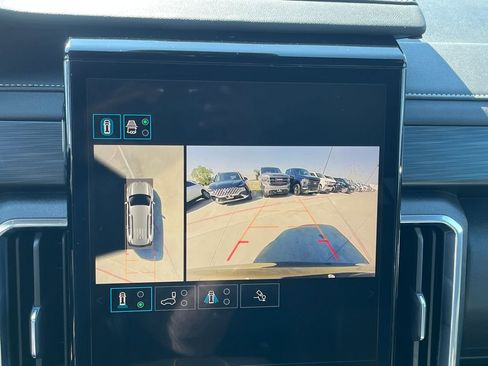 Used 2025 GMC Acadia Elevation image 25