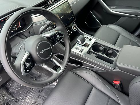 New 2025 Jaguar F-PACE R-Dynamic S image 5