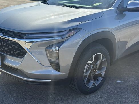 New 2025 Chevrolet Trax LT w/ Driver Confidence Package image 2