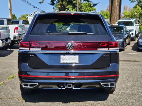 Used 2024 Volkswagen Atlas SEL Premium R-Line AWD/4WD image 4