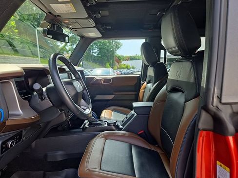 Used 2023 Ford Bronco Outer Banks w/ Sasquatch Package AWD/4WD image 13