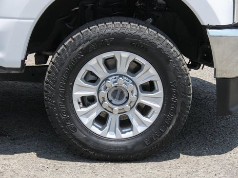 Used 2020 Ford F250 XLT w/ XLT Value Package image 37