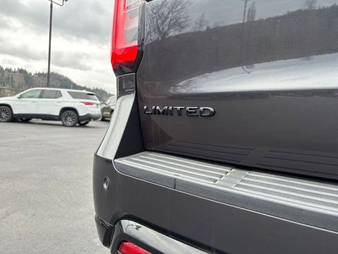 Used 2024 Ford Expedition Limited image 32