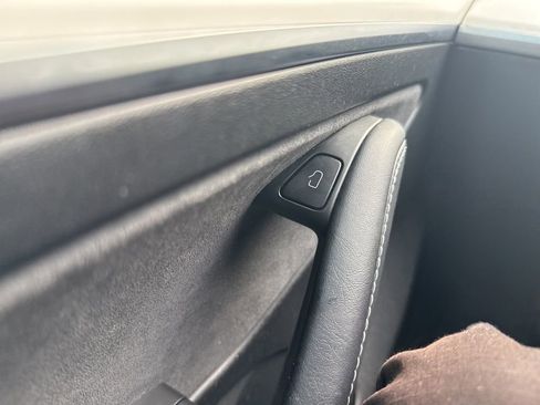 Used 2021 Tesla Model 3 Performance image 13