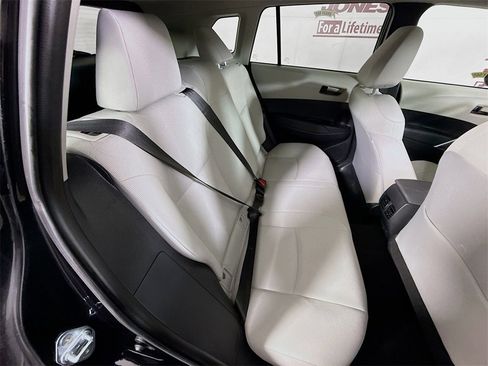 Certified 2024 Toyota Corolla Cross LE image 29