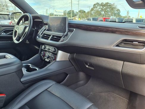 Used 2023 Chevrolet Suburban LT image 11