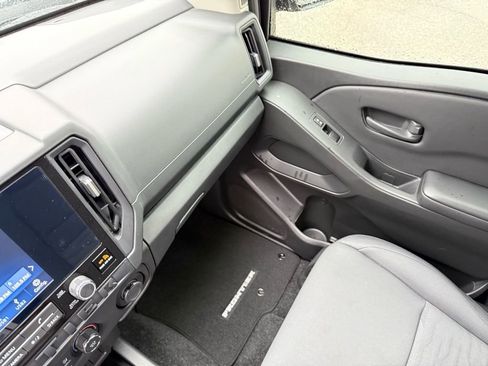 Used 2025 Nissan Frontier S w/ S Utility Package image 27