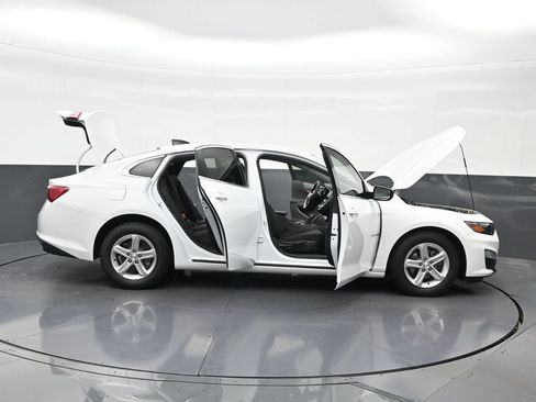 Used 2024 Chevrolet Malibu LS FWD image 32