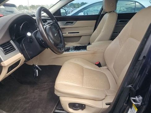 Used 2017 Jaguar XF Prestige image 5