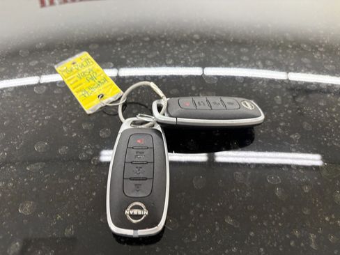 Used 2023 Nissan Versa SV image 25