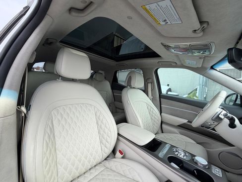 Used 2023 Genesis GV60 Performance image 25