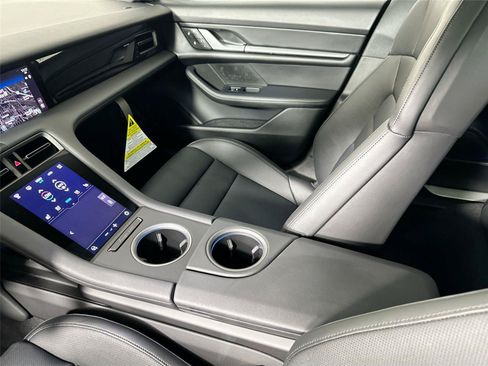 Certified 2026 Porsche Taycan AWD/4WD image 29