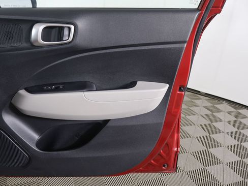 Certified 2024 Hyundai Venue SEL FWD image 20