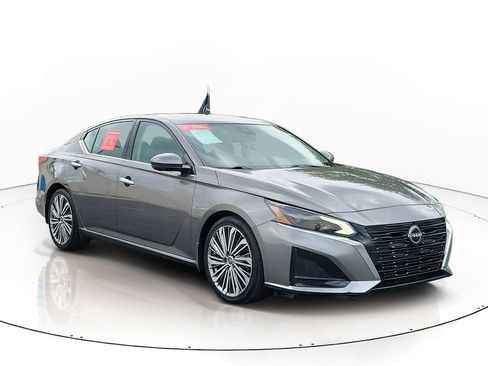 Certified 2024 Nissan Altima 2.5 SL FWD image 3
