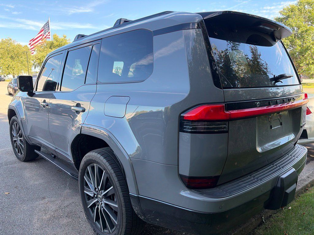 Used 2024 Lexus GX 550 w/ Accessory Package (Z1) AWD/4WD image 8