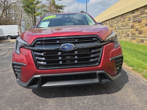 Used 2024 Subaru Ascent Onyx Edition image 4