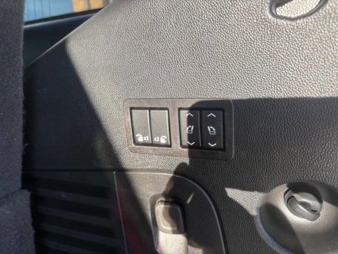 Used 2020 Cadillac Escalade Luxury image 25