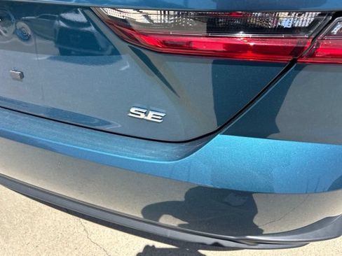 Used 2025 Toyota Camry SE FWD image 4
