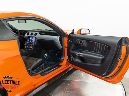 Used 2016 Ford Mustang GT Premium w/ Equipment Group 401A RWD image 91