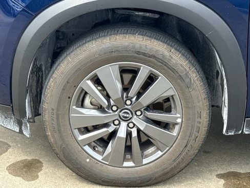 Used 2025 Nissan Pathfinder SV FWD image 5