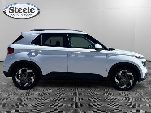Used 2022 Hyundai Venue SEL image 6