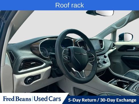 Used 2022 Chrysler Pacifica Limited w/ Uconnect Theater Family Group AWD/4WD image 13