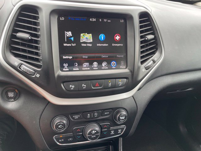 Used 2018 Jeep Cherokee Overland w/ Technology Group AWD/4WD image 41