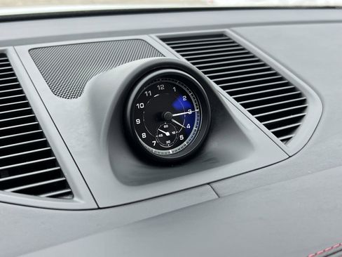 Certified 2025 Porsche Macan image 24