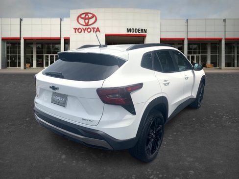 Used 2026 Chevrolet Trax ACTIV FWD image 5