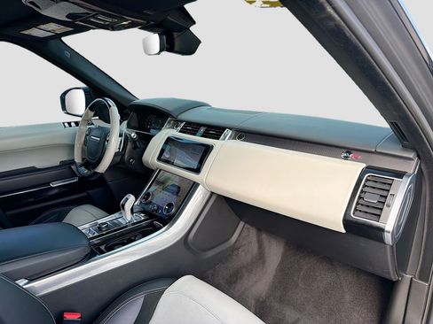 Used 2020 Land Rover Range Rover Sport SVR image 15