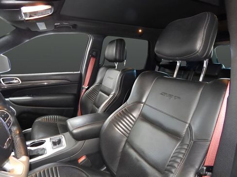 Used 2020 Jeep Grand Cherokee SRT image 16