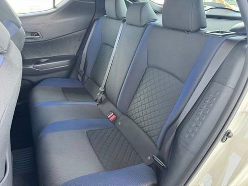 Used 2020 Toyota C-HR XLE FWD image 18