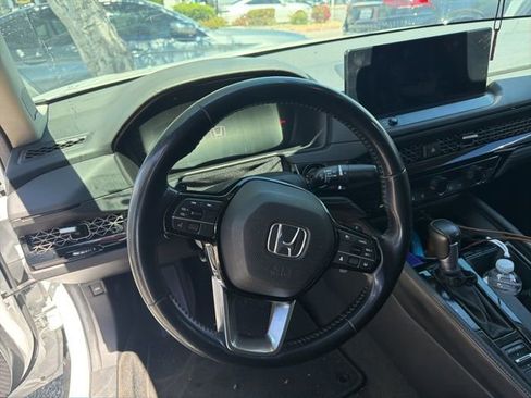 Used 2023 Honda Accord Touring image 11