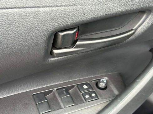 Used 2025 Toyota Corolla LE image 26