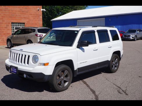 Used 2015 Jeep Patriot 4WD image 1