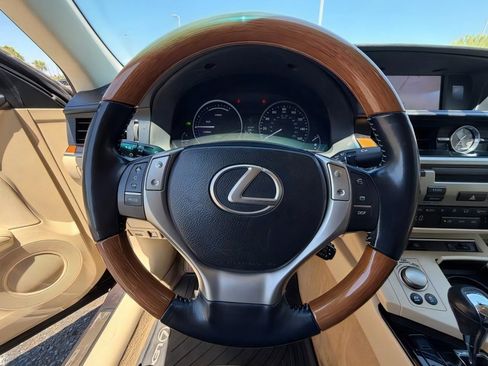 Used 2013 Lexus ES 300h w/ Luxury Pkg FWD image 20