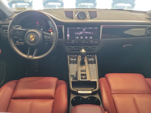 Used 2023 Porsche Macan AWD/4WD image 16
