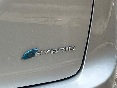 Used 2023 Chrysler Pacifica Touring-L FWD image 10
