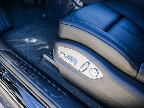Certified 2026 Porsche Macan AWD/4WD image 14