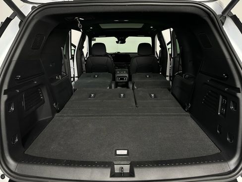 Used 2024 Chevrolet Traverse RS image 20