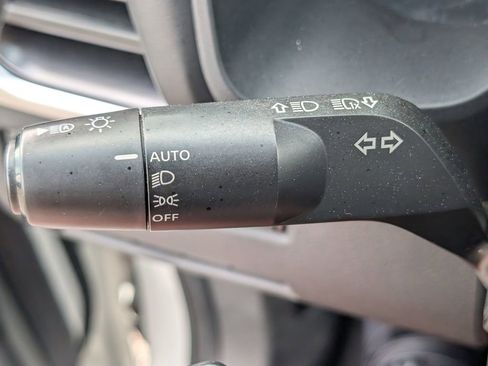 Used 2023 Nissan Rogue SV image 26