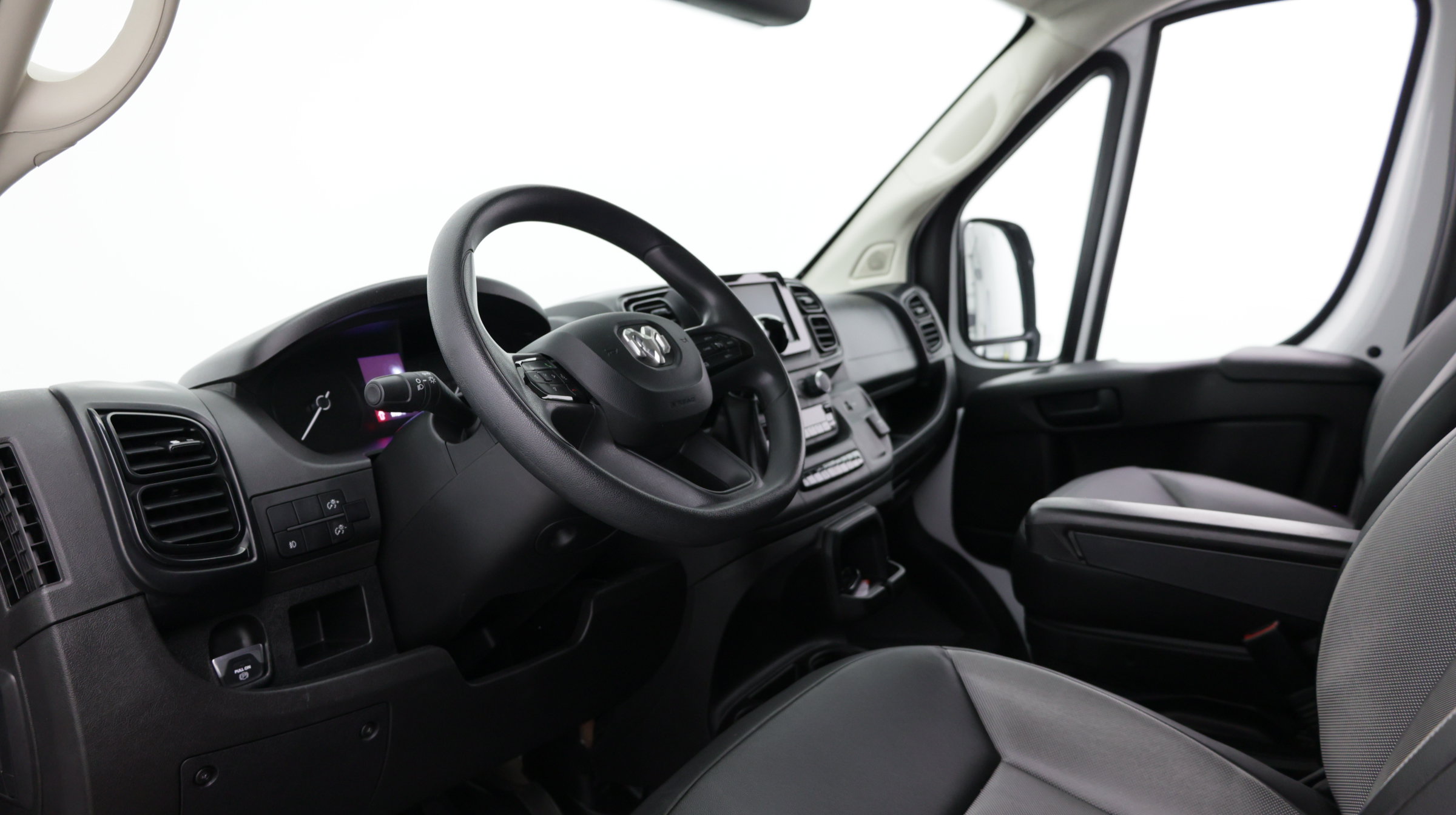 Used 2024 RAM ProMaster 2500 w/ Convenience Group FWD image 15