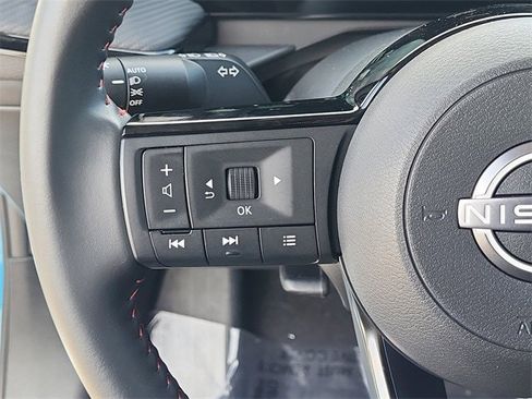 Certified 2025 Nissan Kicks SR image 13